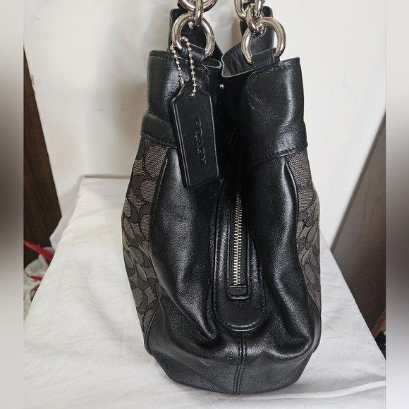 Coach Neverfull bag!!! THIS PURSE HAS SO MANY POCKETS YOU WONT KNOW WHAT TO DO - Picture 10 of 12